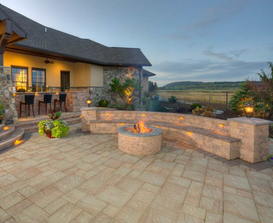 ep henry bristol stone pavers in avalon blend and coventry wall and firepit