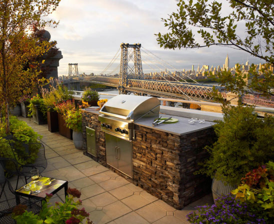 eldorado outdoor kitchen overlooking brooklyn bridge and manhattan skyline