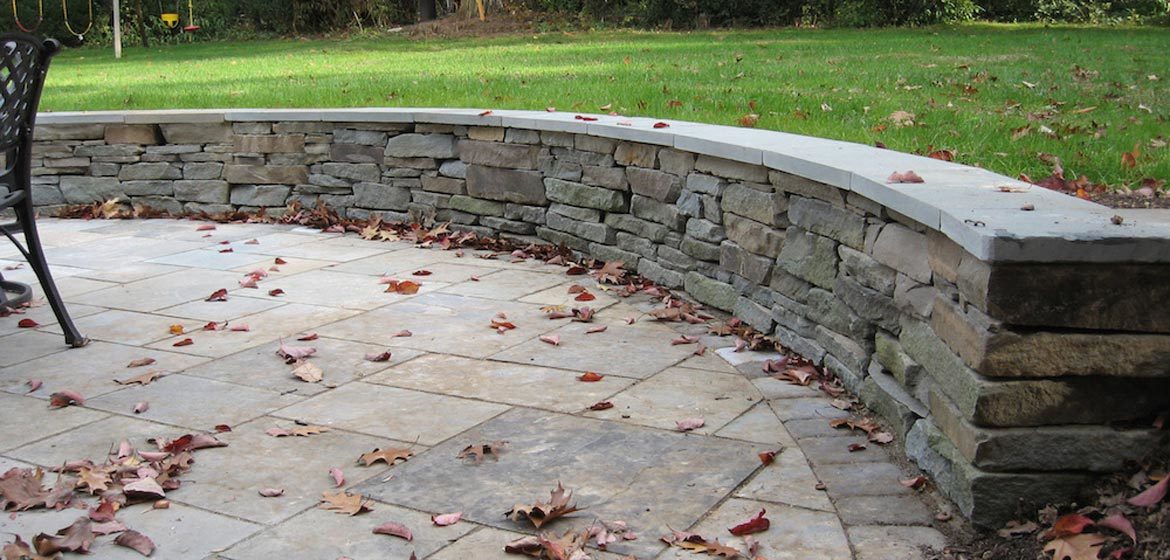 colonial grey wallstone from everlast stone installed by knutsen landscaping