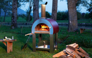 ALFA 5 Minuti pizza oven in backyard