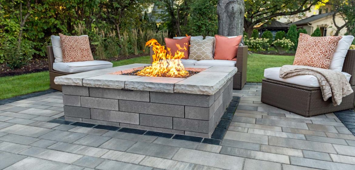 unilock-artline-patio-pavers-and-lineo-square-fire-pit