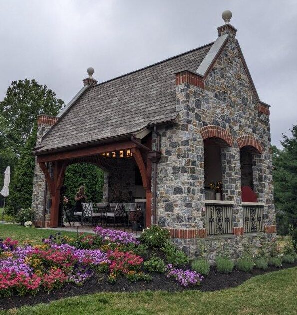 outdoor kitchen, outdoor living, bluestone, Pennsylvania bluestone